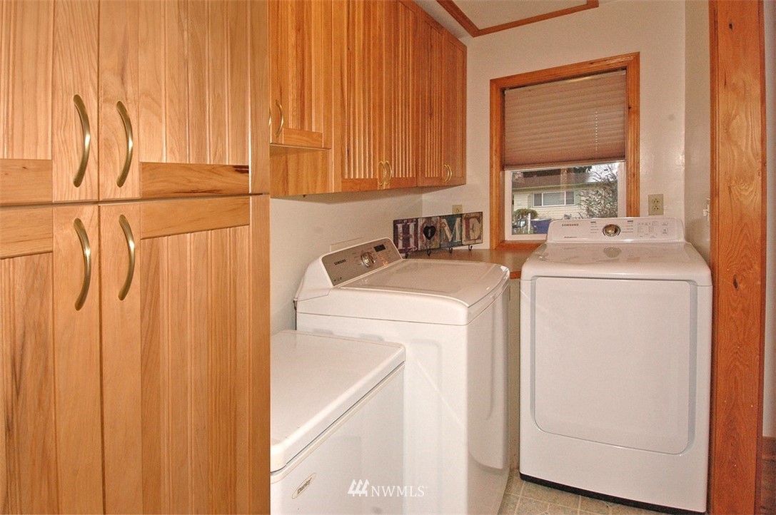 686 Camas Avenue Northeast Renton, WA 98056 - Photo 9 of 17 Gallery Image 9