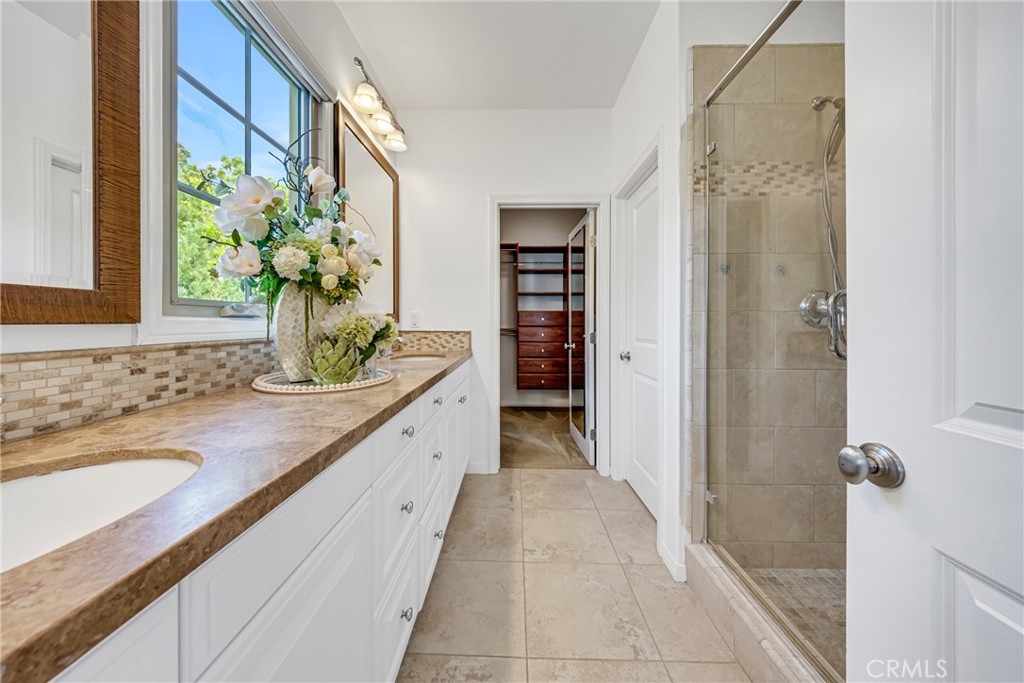 33 Bianco Irvine, CA 92618 - Photo 16 of 26