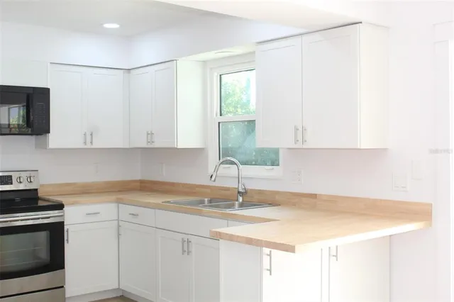 $2,100 | 7341 Hart Street, Englewood, FL 34224