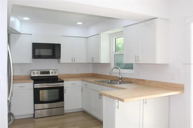 $2,100 | 7341 Hart Street, Englewood, FL 34224