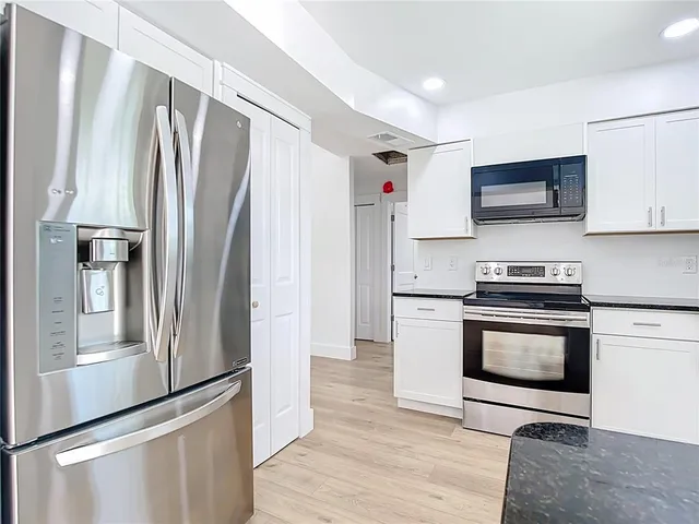 $2,100 | 7341 Hart Street, Englewood, FL 34224