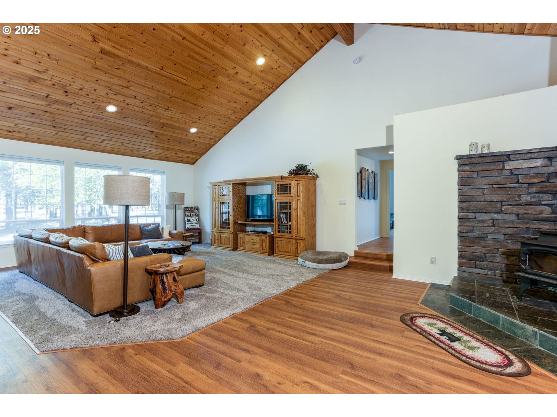 52160 Foxtail Road La Pine, OR 97739 - Photo 9 of 40 Gallery Image 9