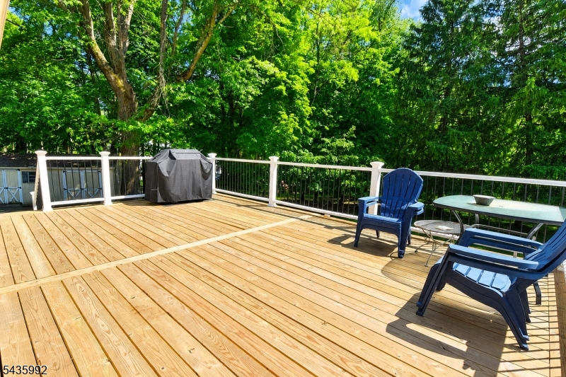 567 Foothill Road Bridgewater, NJ 08807 - Photo 5 of 37