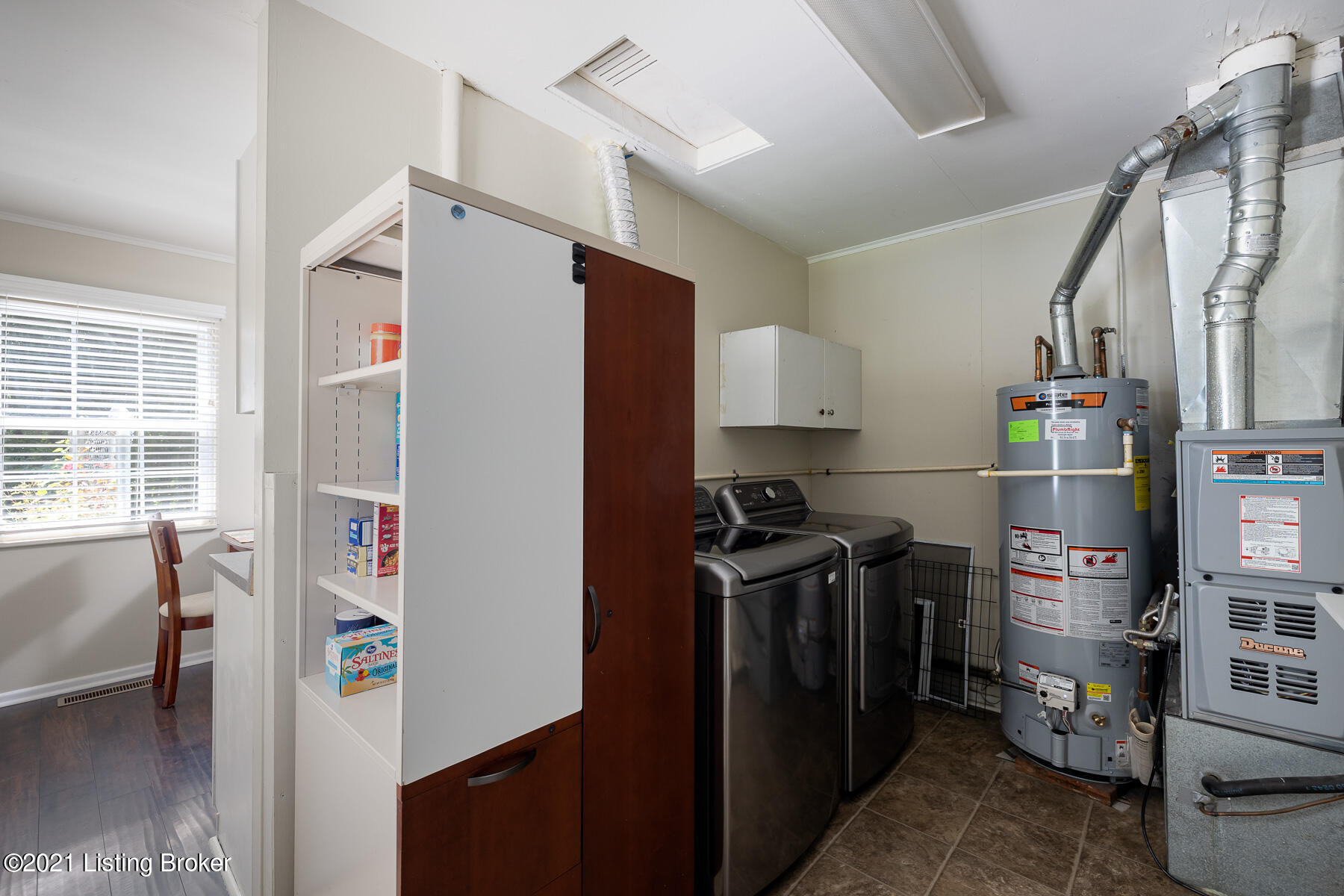 9300 Hunter Road Louisville, KY 40242 - Photo 13 of 26 Laundry/Mechanical Room