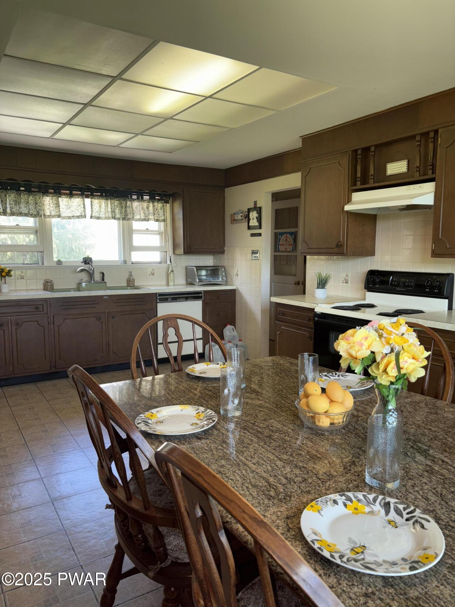 148 Eskra Road Lake Ariel, PA 18436 - Photo 7 of 42