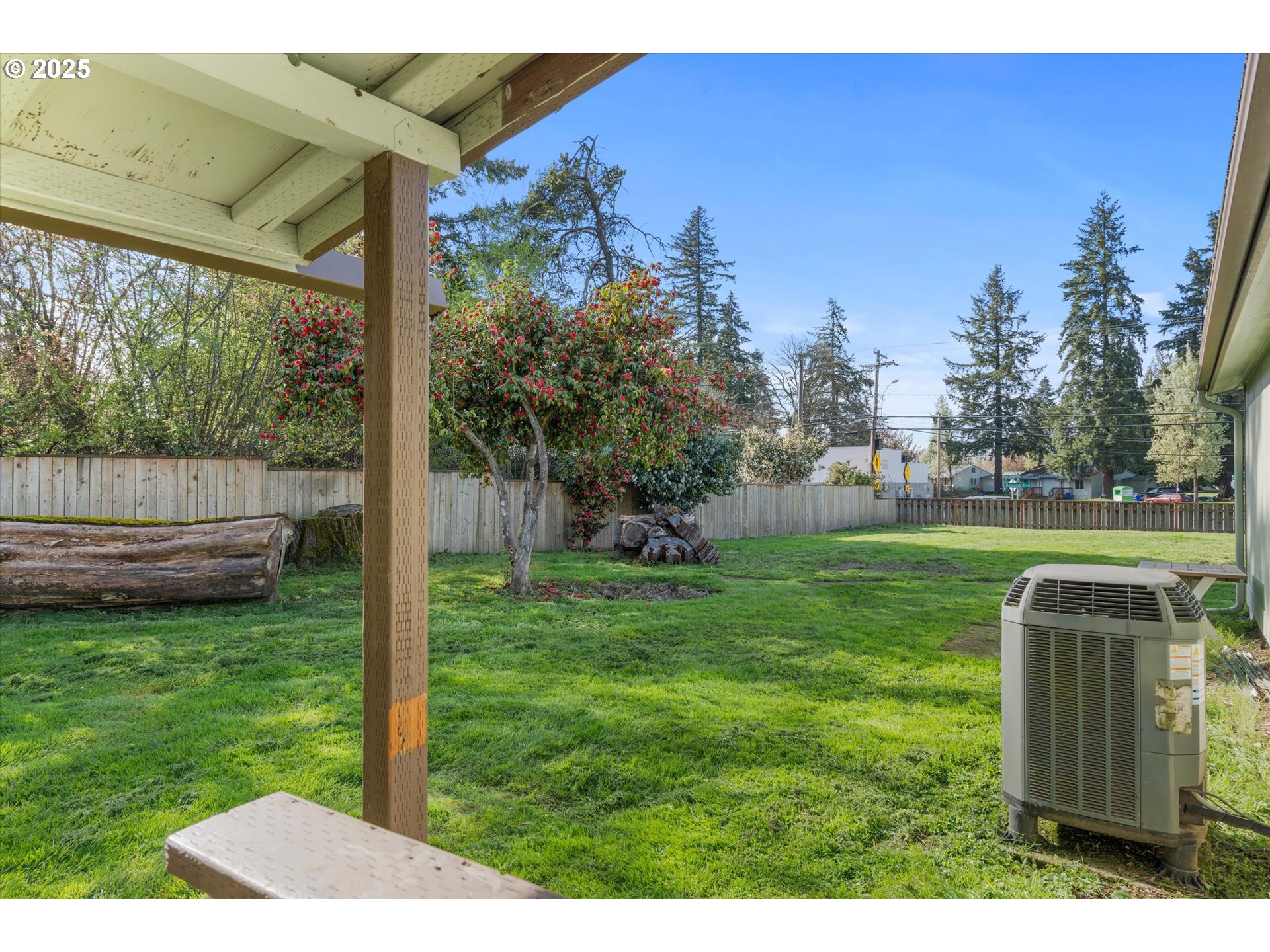 13996 Holcomb Boulevard Oregon City, OR 97045 - Photo 39 of 42 a view of a wooden fence