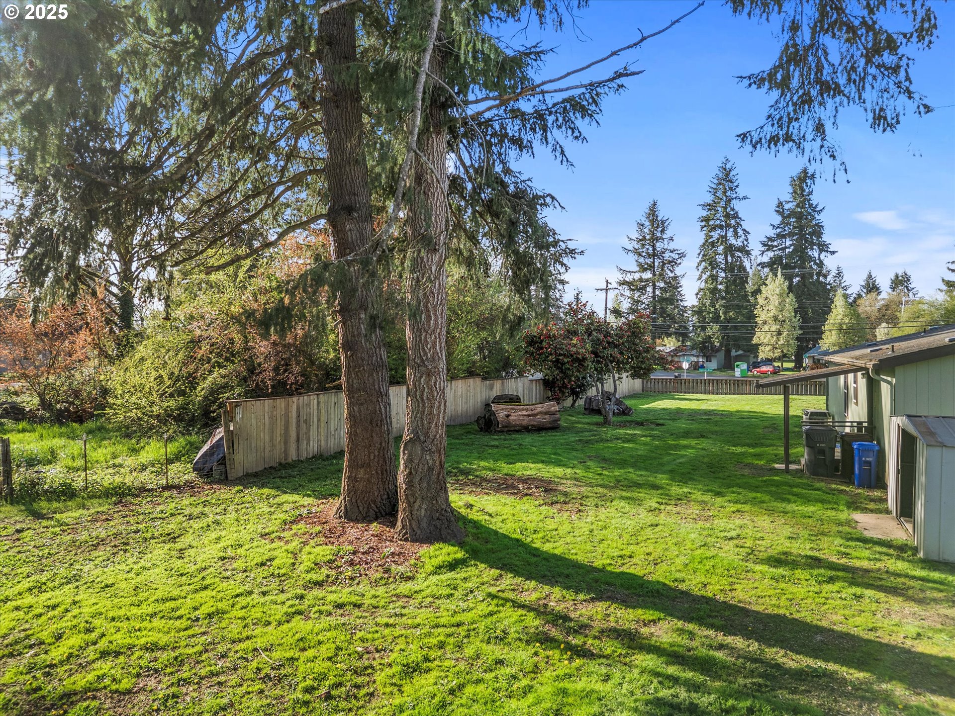 13996 Holcomb Boulevard Oregon City, OR 97045 - Photo 41 of 42 a view of a garden