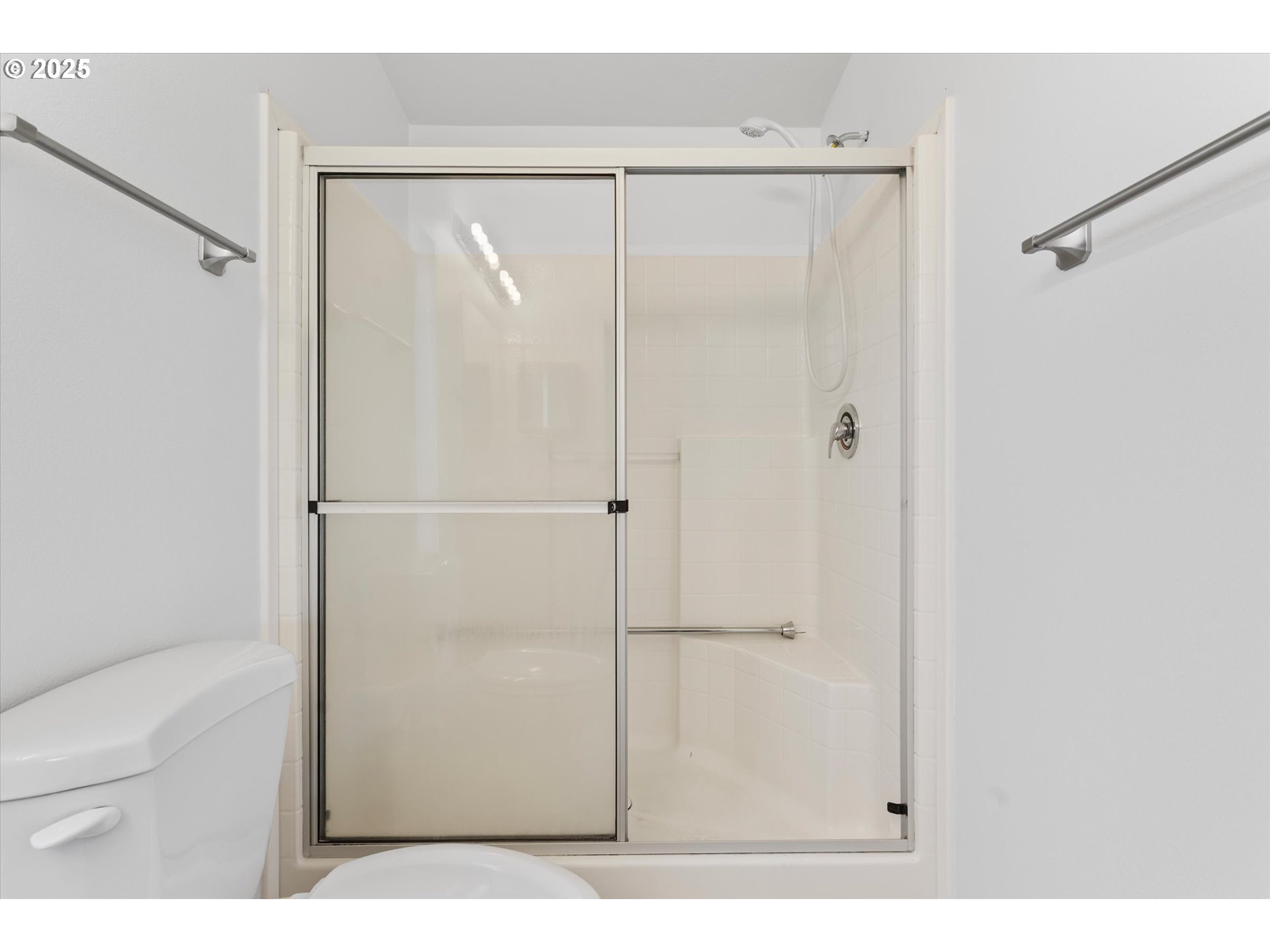 13996 Holcomb Boulevard Oregon City, OR 97045 - Photo 10 of 42 a bathroom with a shower