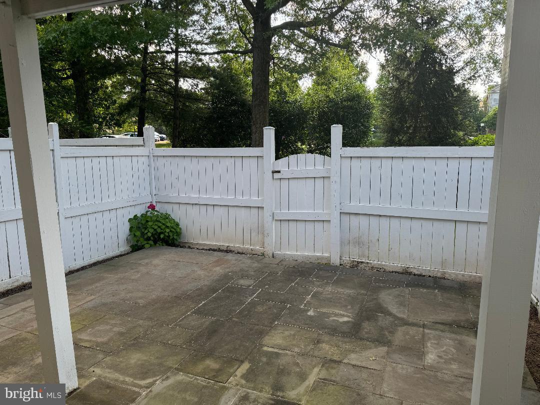 12097 Edgemere Circle Reston, VA 20190 - Photo 11 of 11 Fully Fenced Back Yard