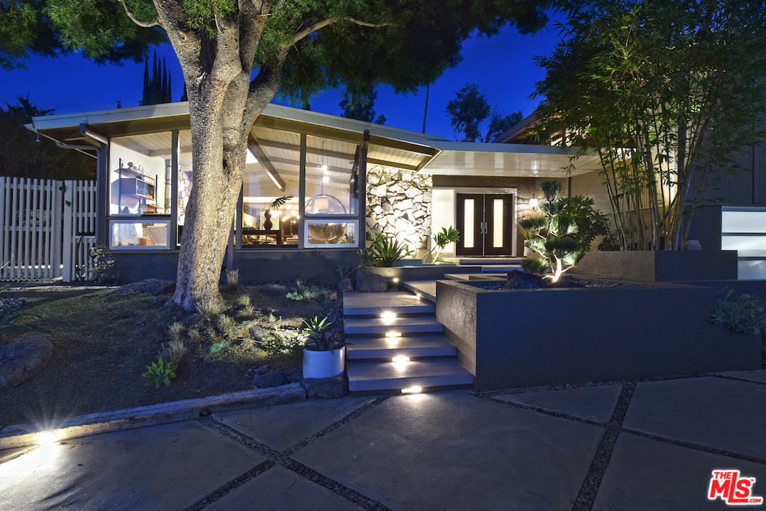 4620 Blackfriar Road Woodland Hills, CA 91364 - Photo 3 of 33 Gallery Image 3