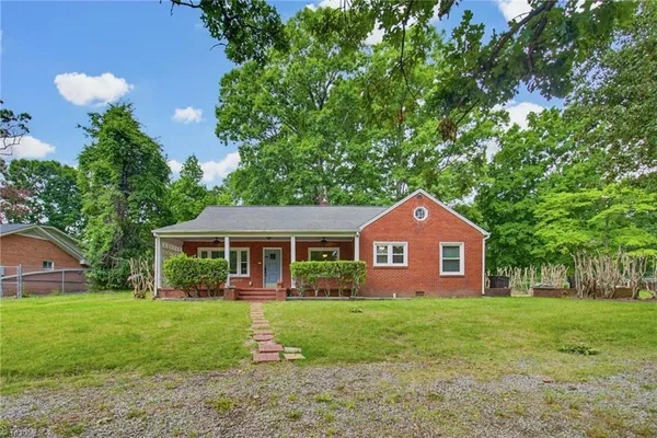 $282,000 | 319 Dogwood Circle, High Point, NC 27260