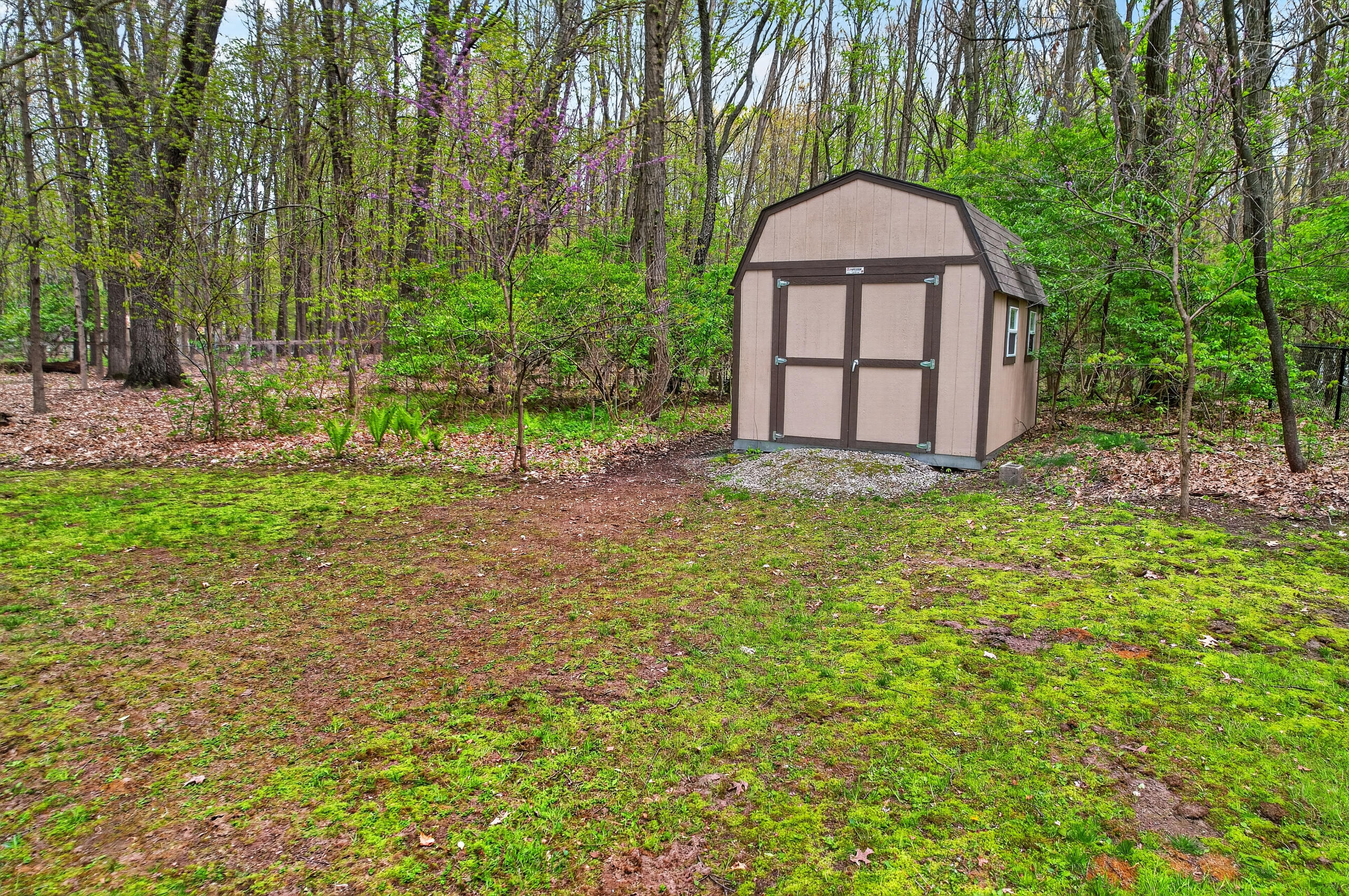 11425 Mcgregor Road Pinckney, MI 48169 - Photo 48 of 50 Close up of 1 back yard shed