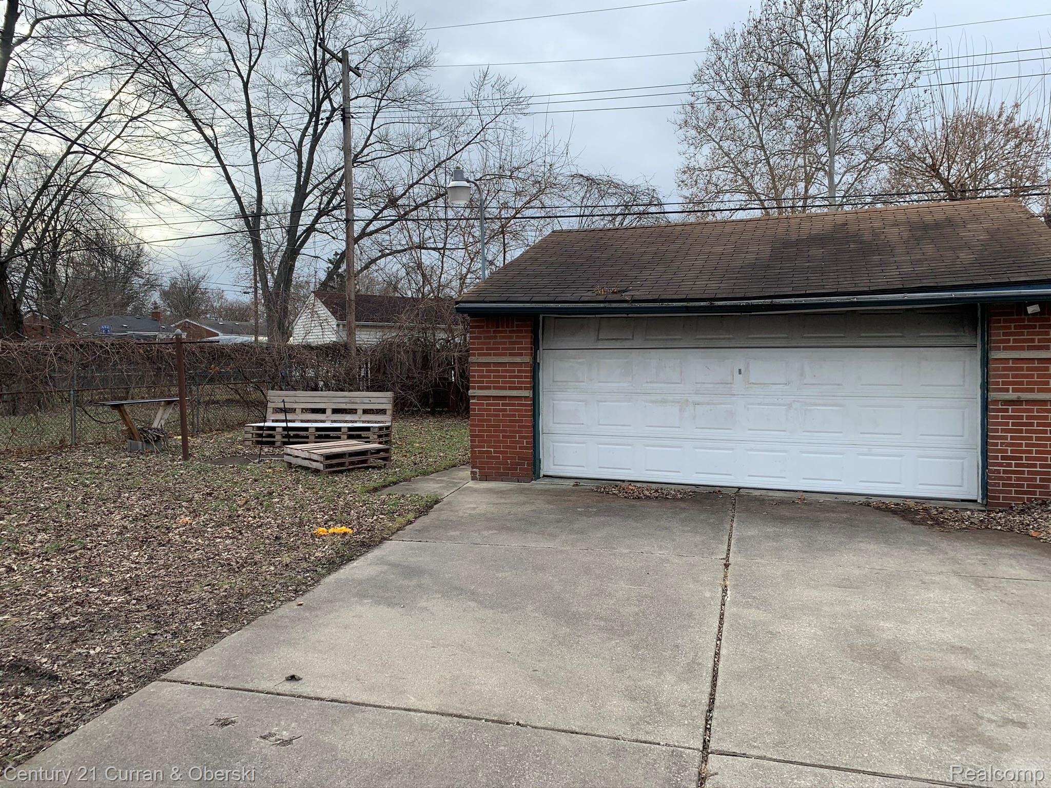 714 Western Street Inkster, MI 48141 - Photo 18 of 19 IMG_3881.JPEG