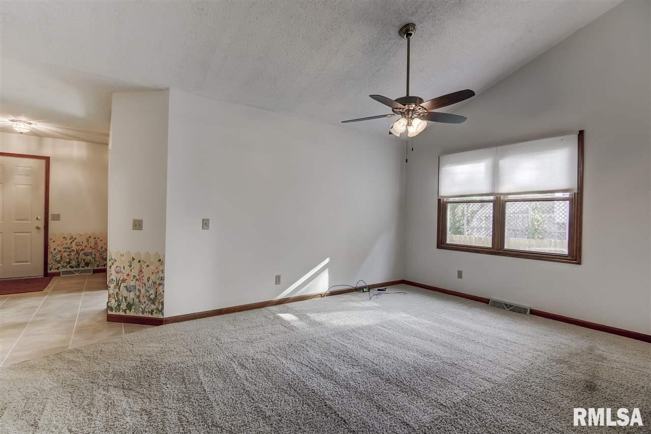 127 Calvin Avenue Springfield, IL 62704 - Photo 10 of 30 Gallery Image 10