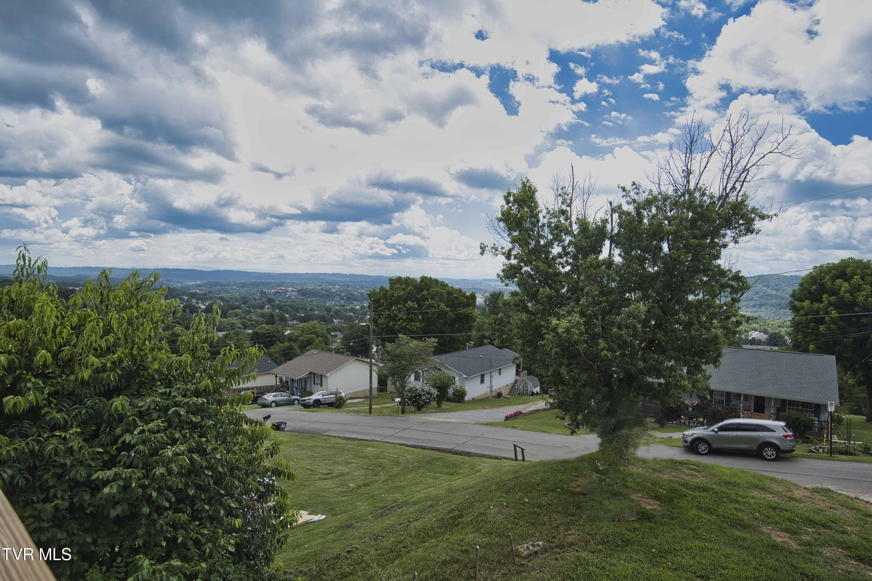 1720 Pendleton Street Kingsport, TN 37660 - Photo 17 of 20 Pendleton_16