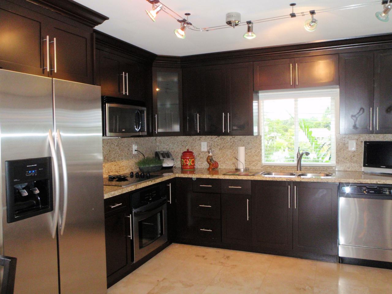 134 Bessie Road Tavernier, FL 33070 - Photo 6 of 26 Beautiful Kitchen