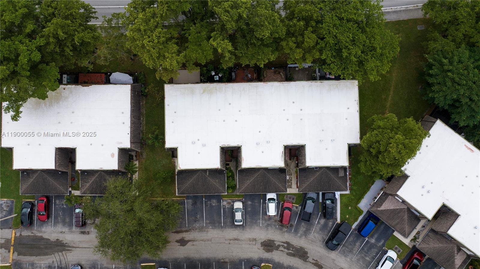 14237 Southwest 94th Cir Lane, Unit 101 Miami, FL 33186 - Photo 33 of 34 an outdoor space with seating area