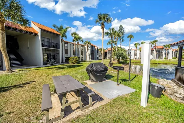 $2,000 | 3269 South Beneva Road, Unit 102, Sarasota, FL 34232