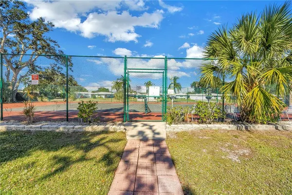 $2,000 | 3269 South Beneva Road, Unit 102, Sarasota, FL 34232