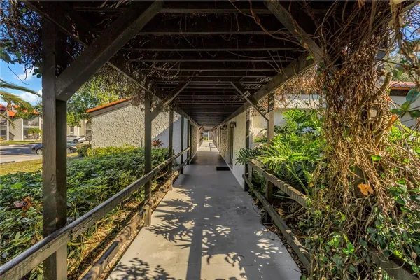 $2,000 | 3269 South Beneva Road, Unit 102, Sarasota, FL 34232