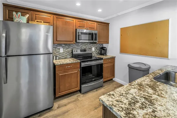 $2,000 | 3269 South Beneva Road, Unit 102, Sarasota, FL 34232