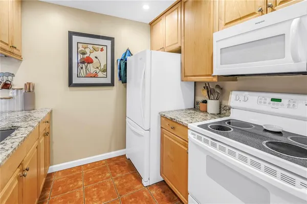 $2,000 | 3269 South Beneva Road, Unit 102, Sarasota, FL 34232