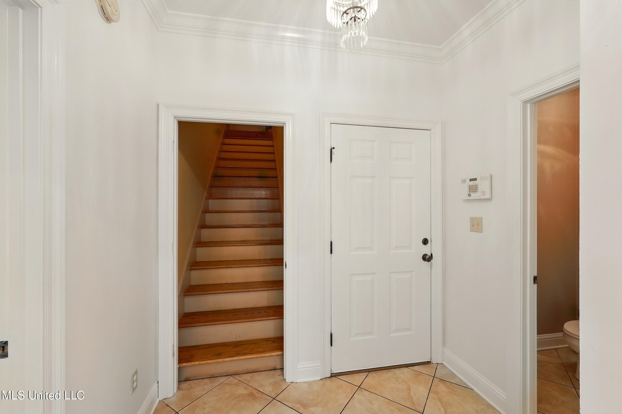 7 Jim Pearson Road Picayune, MS 39466 - Photo 14 of 46 27_stairs foyer