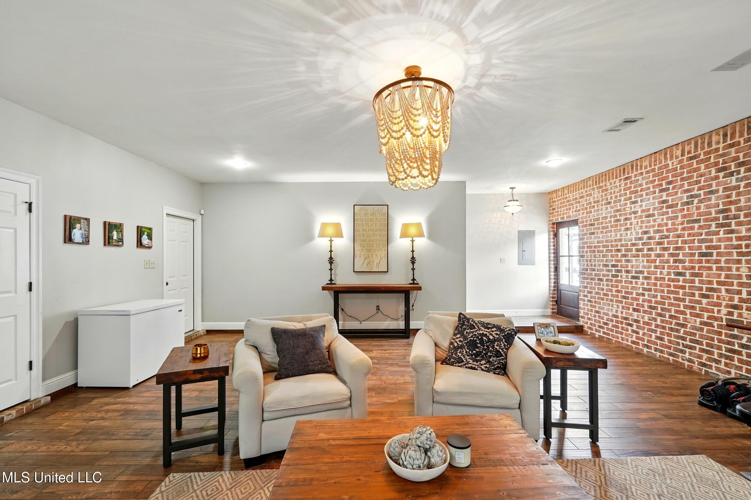 7 Jim Pearson Road Picayune, MS 39466 - Photo 24 of 46 25_den 2
