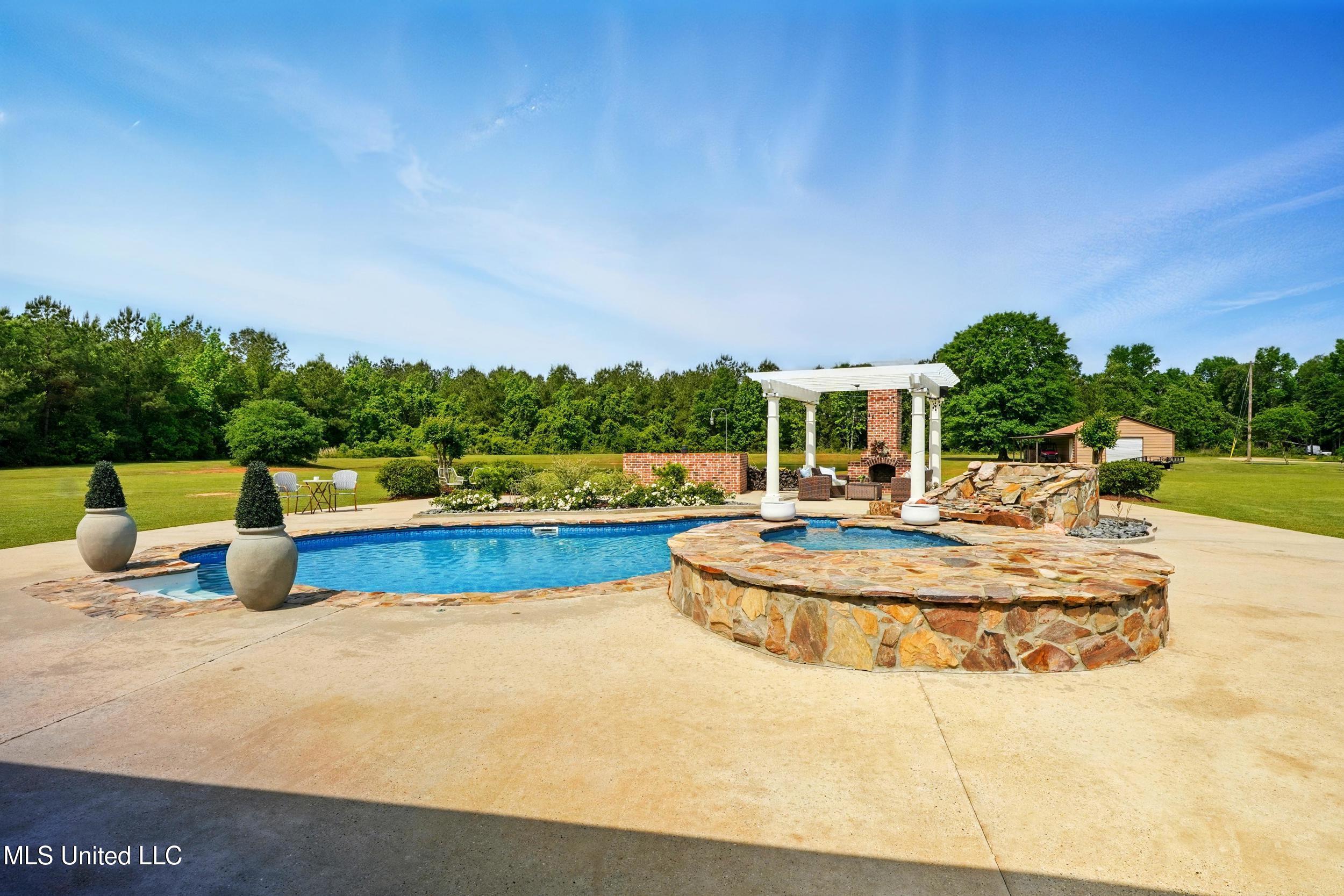 7 Jim Pearson Road Picayune, MS 39466 - Photo 33 of 46 35_pool 1