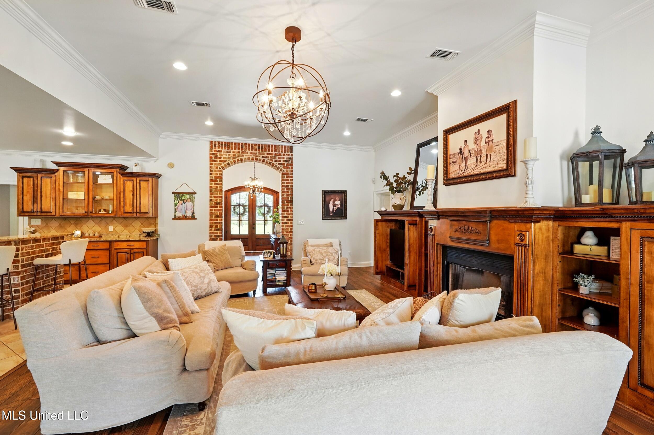 7 Jim Pearson Road Picayune, MS 39466 - Photo 8 of 46 9_living 3