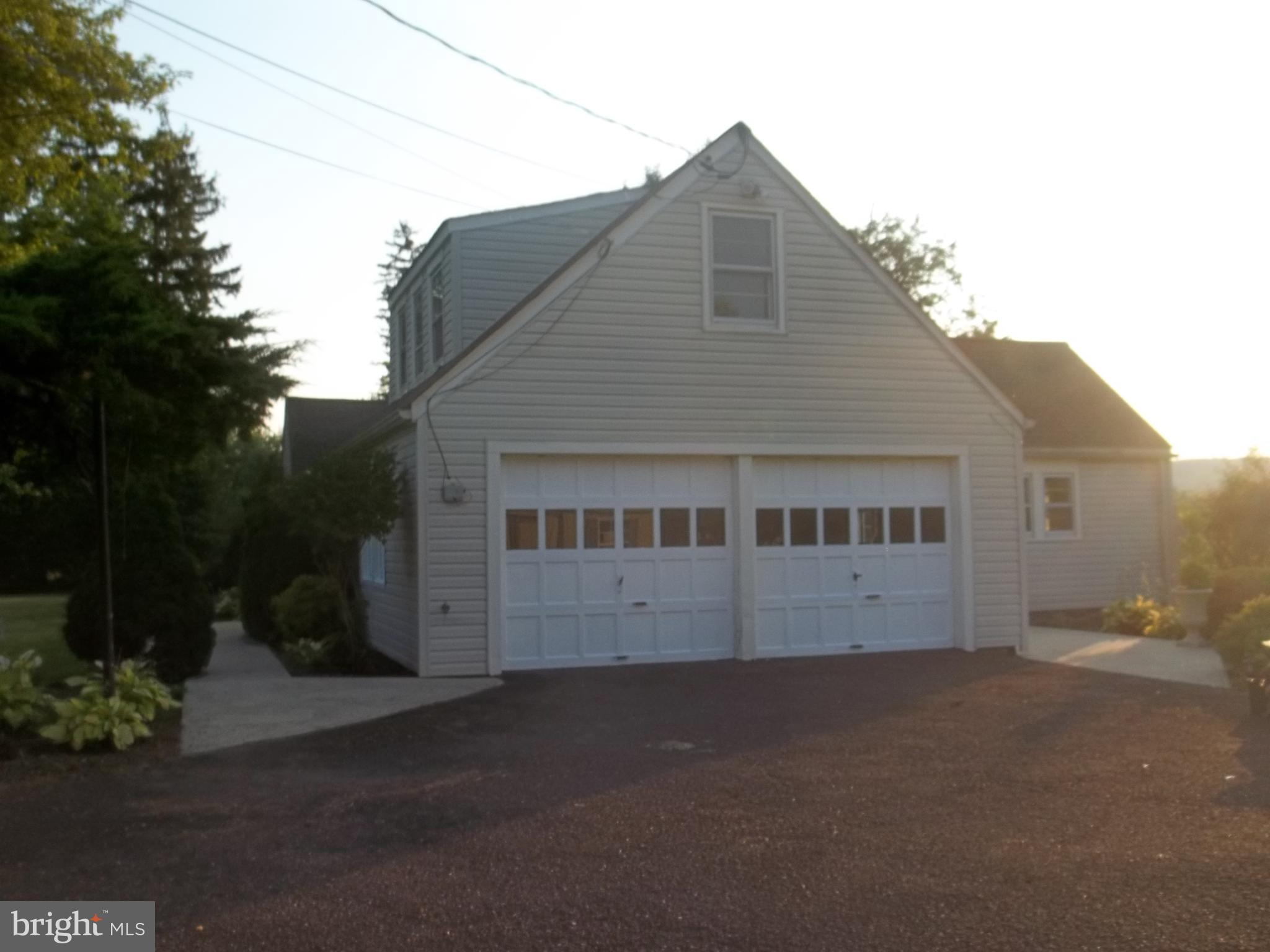 2314 Branch Road Perkasie, PA 18944 - Photo 4 of 41