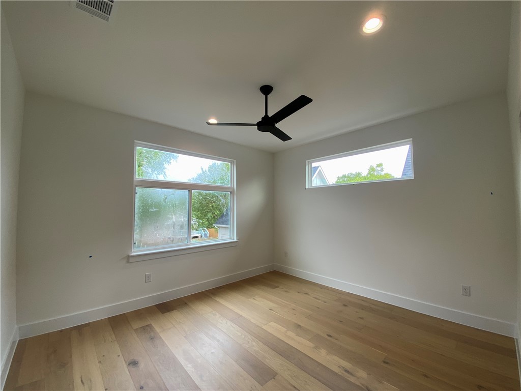 1118 Omega Avenue Austin, TX 78721 - Photo 10 of 19 2nd floor secondary bedroom