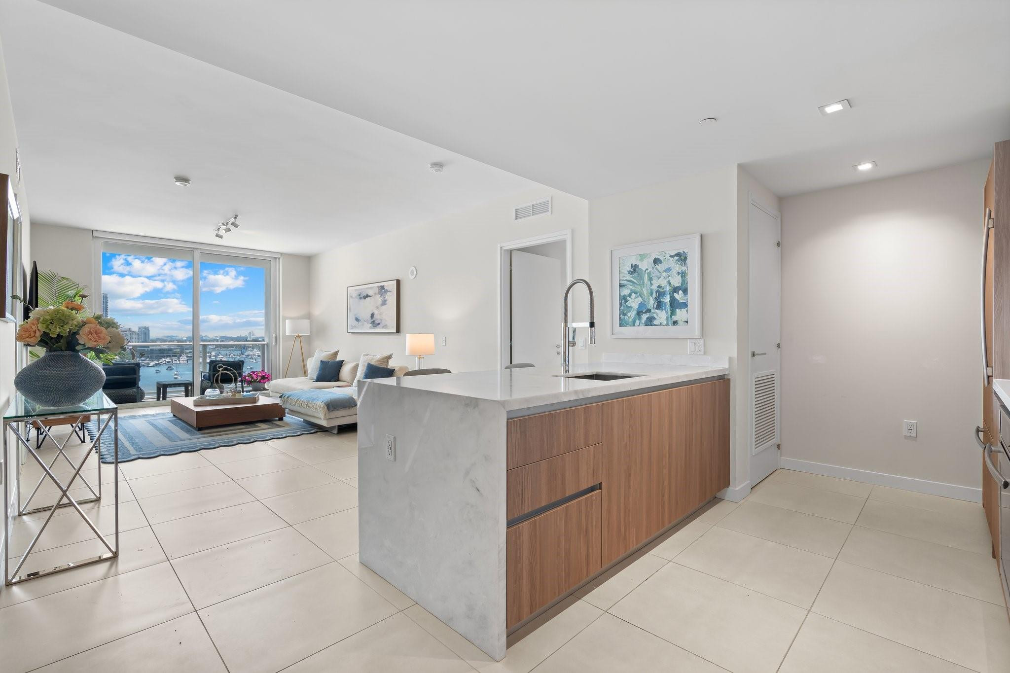 401 North Birch Road, Unit 1102 Fort Lauderdale, FL 33304 - Photo 4 of 31 Photo 4
