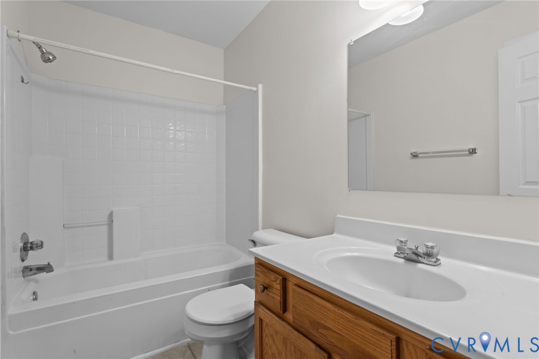 5329 Meadoway Road North Chesterfield, VA 23234 - Photo 13 of 18 Hall Bath has a tub
