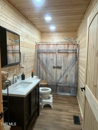 $865,000 | 1575 Rice Creek Road, Flag Pond, TN 37657