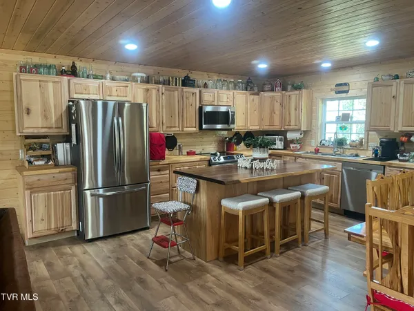 $865,000 | 1575 Rice Creek Road, Flag Pond, TN 37657