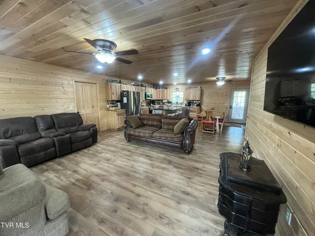 $875,000 | 1575 Rice Creek Road, Flag Pond, TN 37657