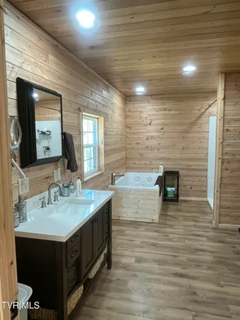 $865,000 | 1575 Rice Creek Road, Flag Pond, TN 37657