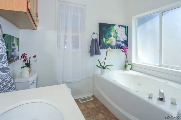 $443,500 | 561 San Bernardino Avenue, Sugarloaf, CA 92386