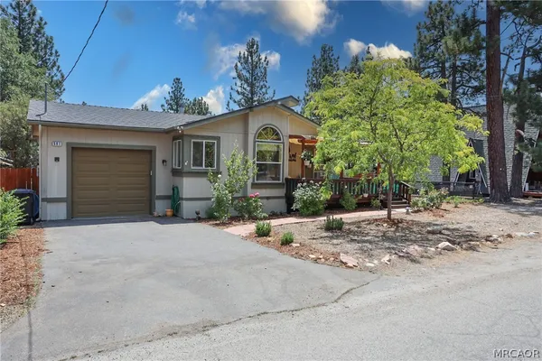 $443,500 | 561 San Bernardino Avenue, Sugarloaf, CA 92386