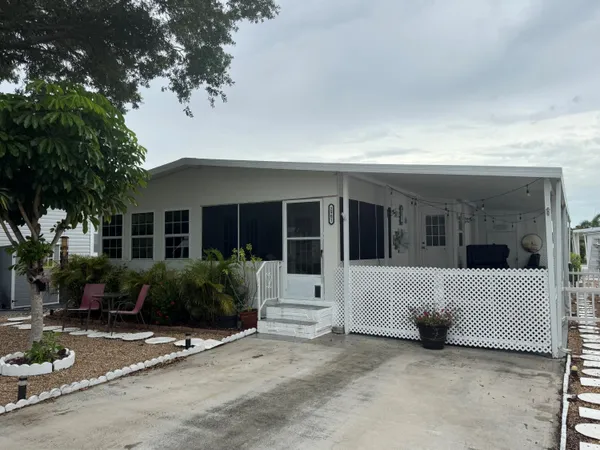 a view of a house with outdoor space