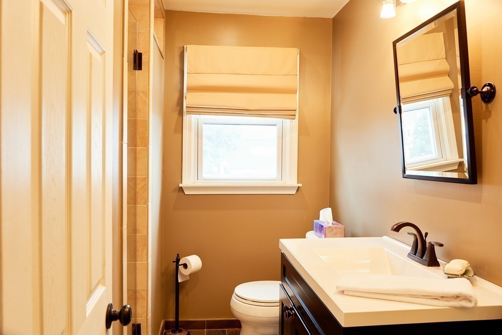 43 Linden Road Peabody, MA 01960 - Photo 11 of 27 Gallery Image 11
