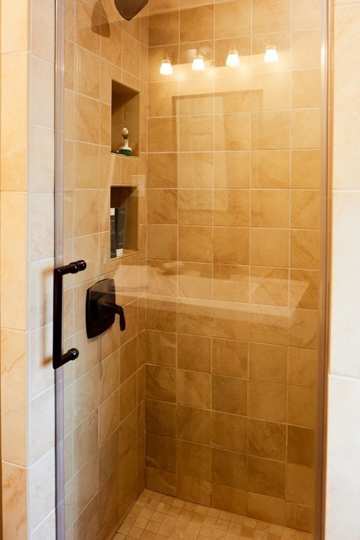 43 Linden Road Peabody, MA 01960 - Photo 13 of 27 Gallery Image 13