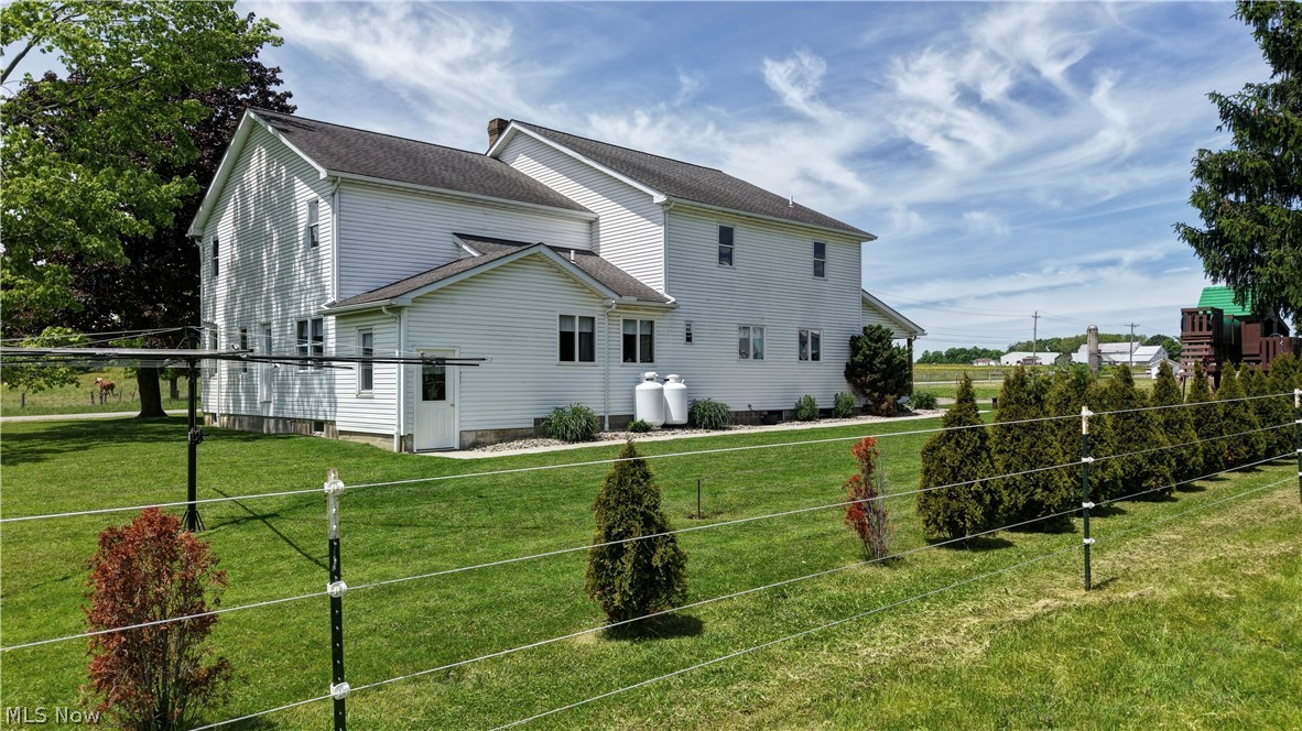 17031 Tavern Road Middlefield, OH 44062 - Photo 4 of 26