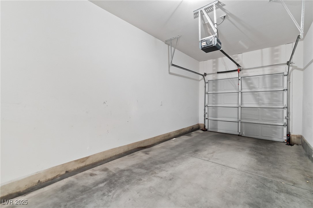 4705 Apulia Drive, Unit 103 North Las Vegas, NV 89084 - Photo 14 of 23 Garage