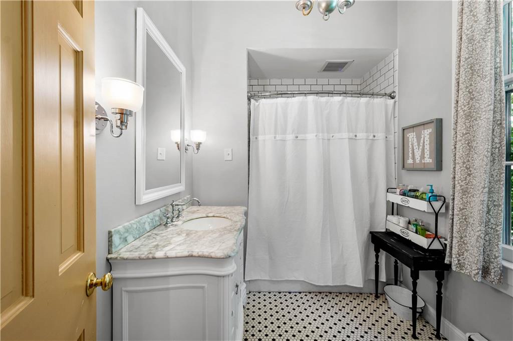 5679 Library Road Bethel Park, PA 15102 - Photo 17 of 25 Gallery Image 17