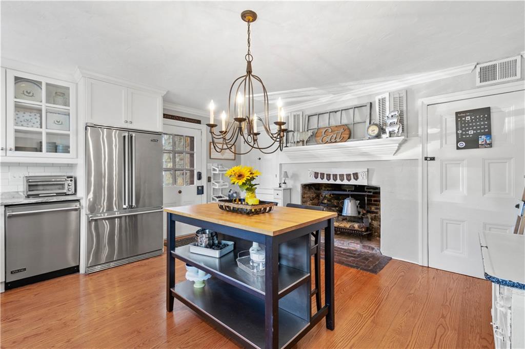5679 Library Road Bethel Park, PA 15102 - Photo 7 of 25 Gallery Image 7