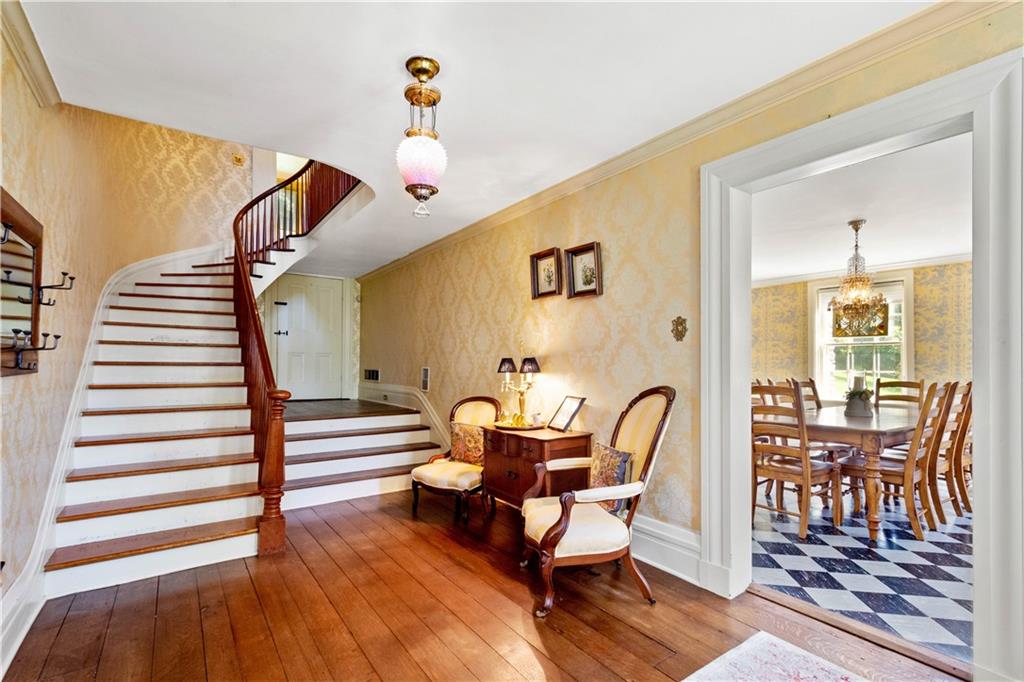 5679 Library Road Bethel Park, PA 15102 - Photo 9 of 25 Gallery Image 9