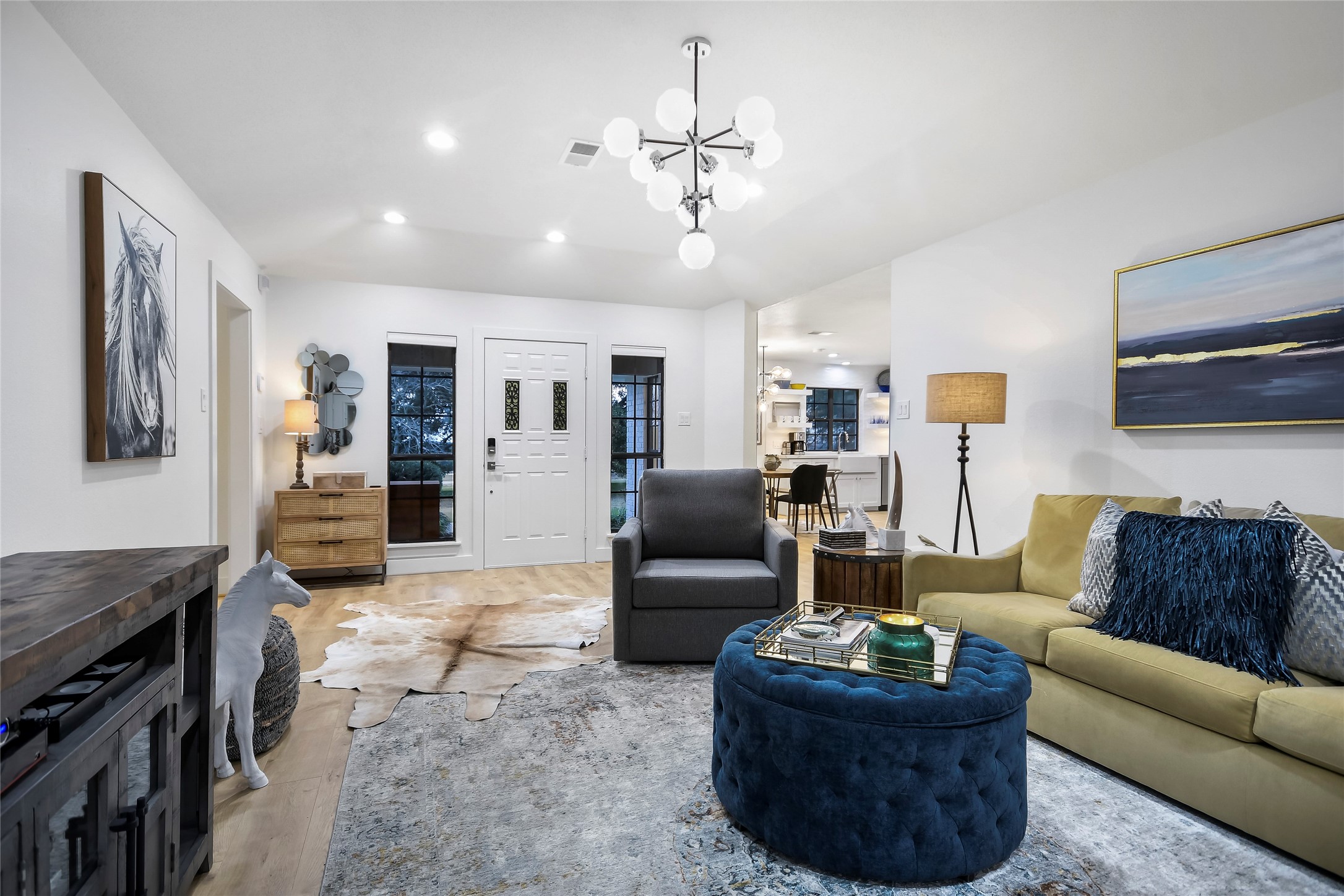 6569 Cutoff Road Fayetteville, TX 78940 - Photo 4 of 34 Large open living room with custom lighting throughout!