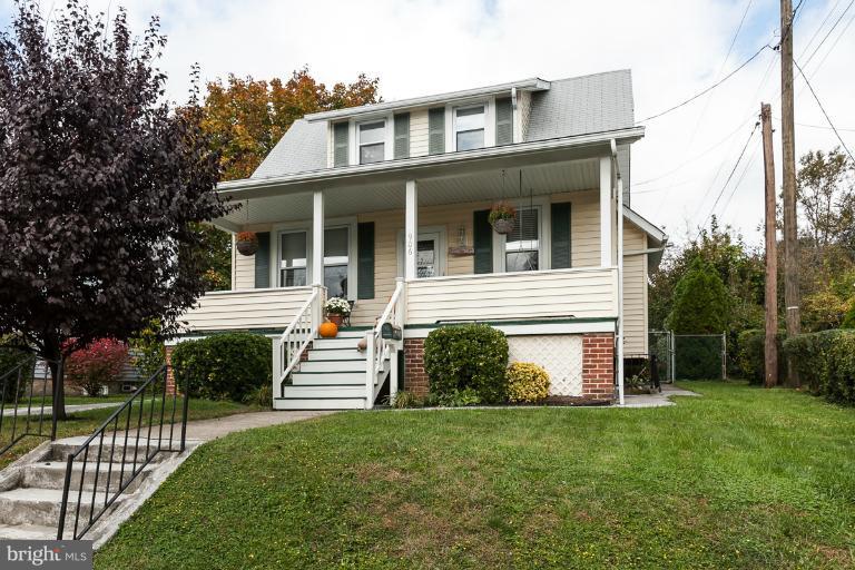 906 Overbrook Road Baltimore, MD 21239 - Photo 1 of 27 Exterior (Front)